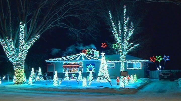 LUCES DE NAVIDAD EN VILLA DE MAZO