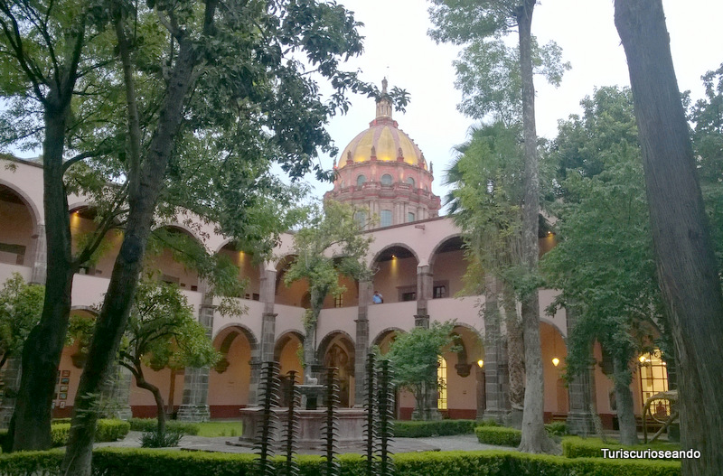 Recorrido por las fuentes de San Miguel de Allende, México. Jardines Centro Cultural