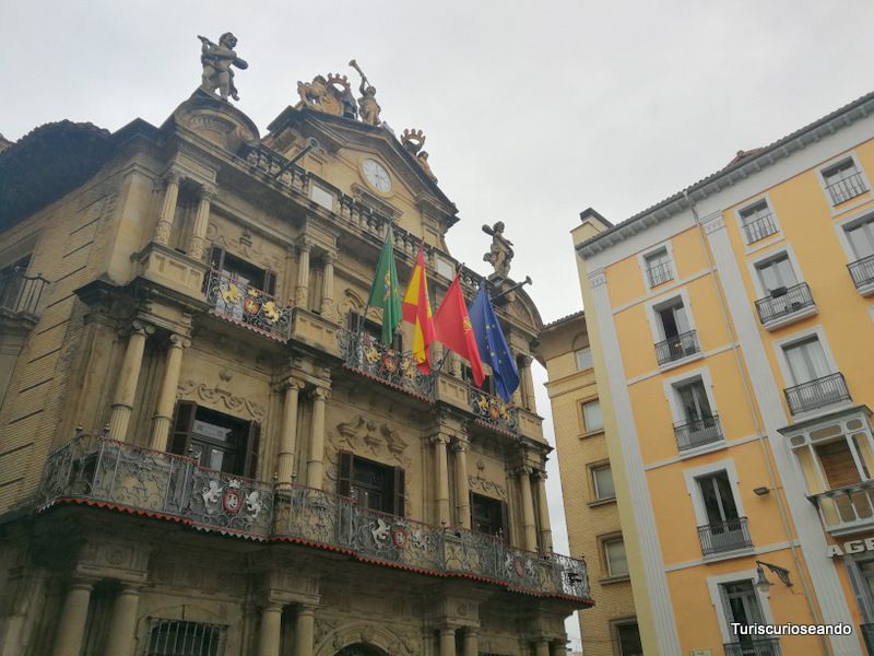 Visitar Navarra en otoño: Pamplona, Selva de Irati y Valles del Roncal y Belagua