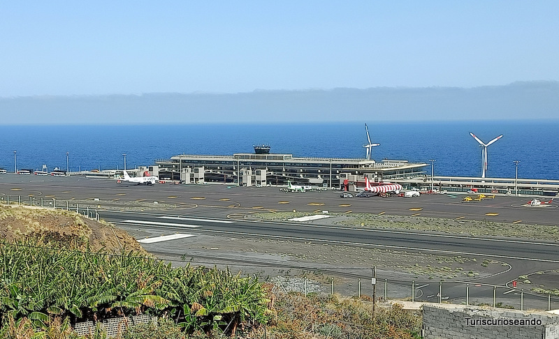 Cómo llegar a la isla de La Palma - Panorámica pista del aeropuerto