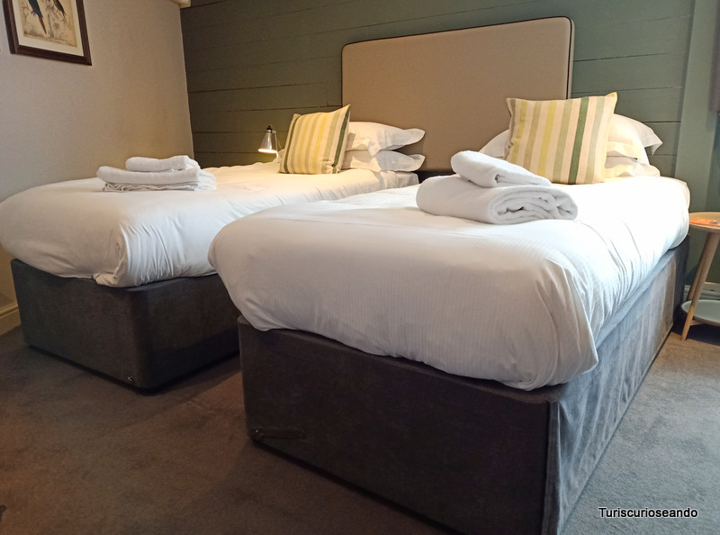 Qué ver en Warwick, Inglaterra. Habitación Hotel The Globe