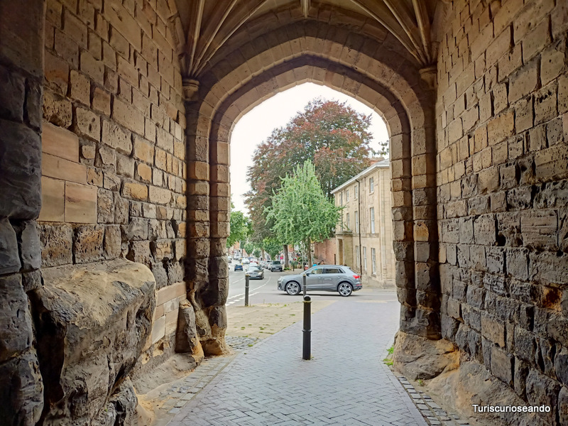Qué ver en Warwick, Inglaterra. Puerta Oeste de la antigua muralla