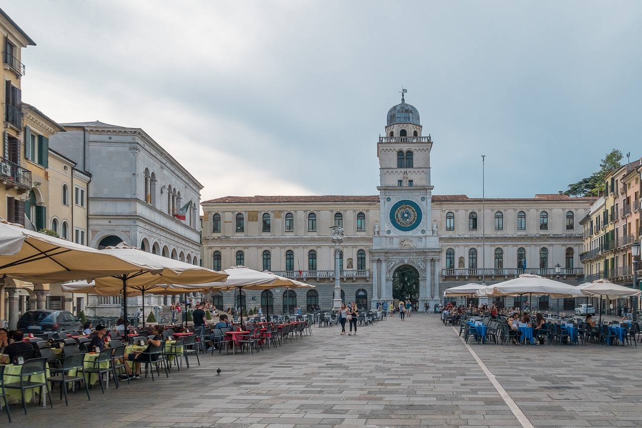 Dónde alojarse en Padua: mejores zonas y hoteles. Piazza dei Signori