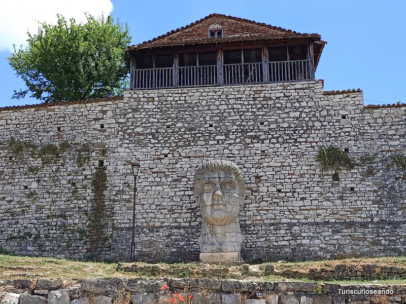 8 días en Bosnia, Croacia, Montenegro y Albania. Berat