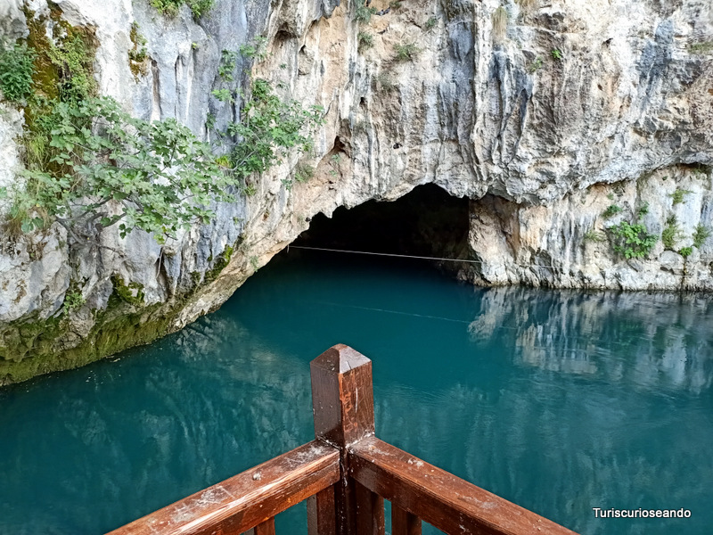 8 días en Bosnia, Croacia, Montenegro y Albania. Templo sufí en Blagaj