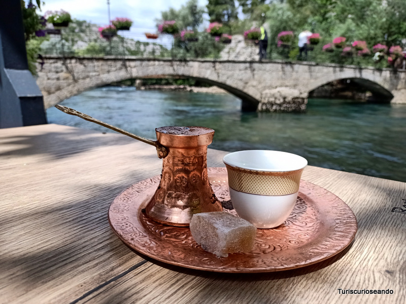 8 días en Bosnia, Croacia, Montenegro y Albania. Café estilo turco en Blagaj