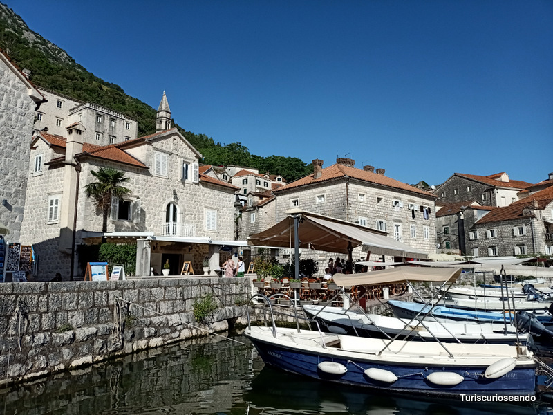 8 días en Bosnia, Croacia, Montenegro y Albania. Muelle de Perast