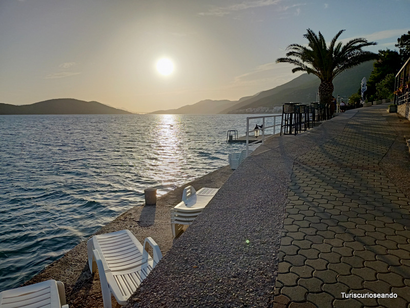 8 días en Bosnia, Croacia, Montenegro y Albania. Puesta de sol en Neum.