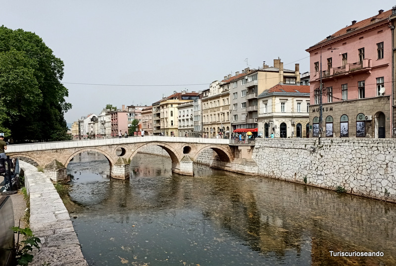 8 días en Bosnia, Croacia, Montenegro y Albania. Puente latino en Sarajevo
