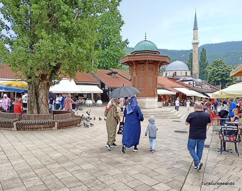 8 días en Bosnia, Croacia, Montenegro y Albania. Plaza de Sarajevo en barrio turco