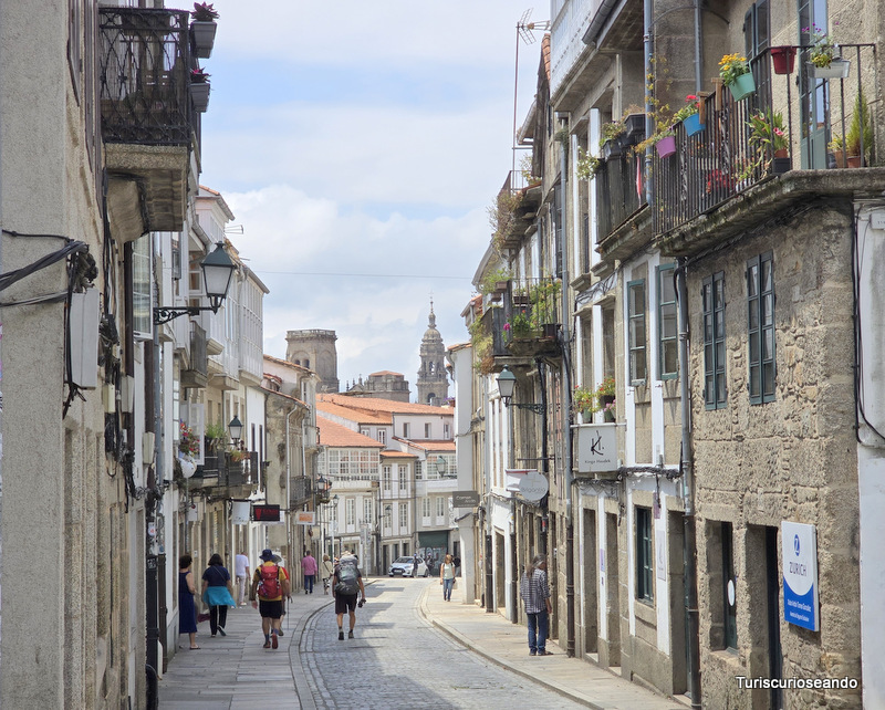 Etapa O Pedrouzo a Santiago de Compostela. Rua San Pedro y Catedral al fondo